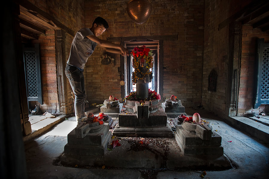 Worshiping Lord Shiva at Bhaktapur